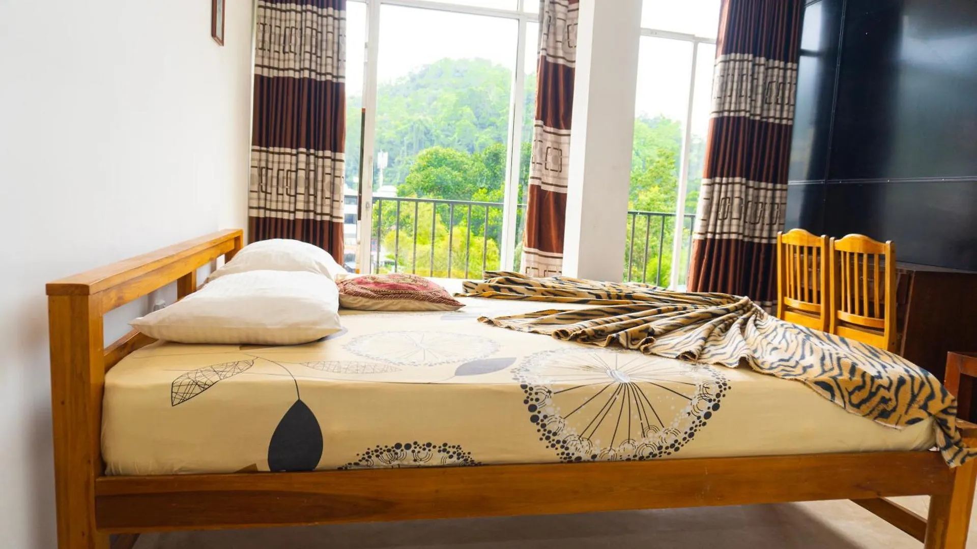 Apartment Lodge In 611 Buwalikada Kandy Sri Lanka